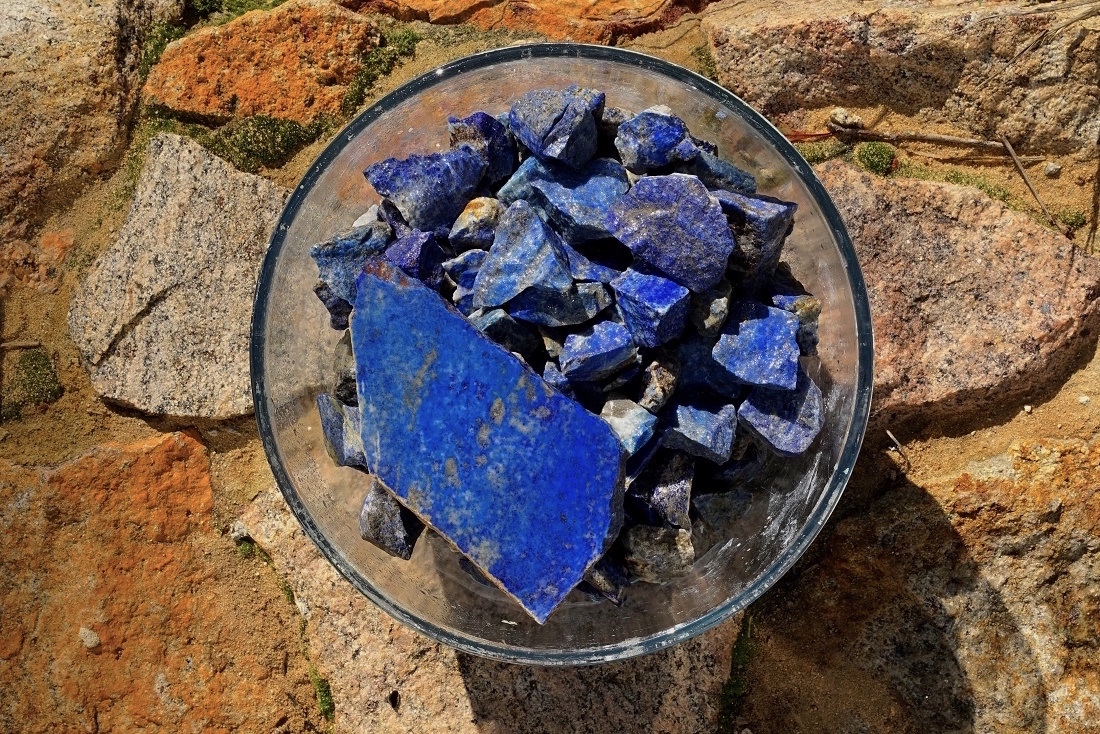 Lapis Lazuli And Pigments 1